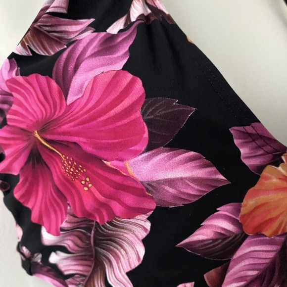 5/$25 Skinny Dippers Black Mowie Peppermint Bikini Swim Top Size Small NWT - Picture 4 of 9